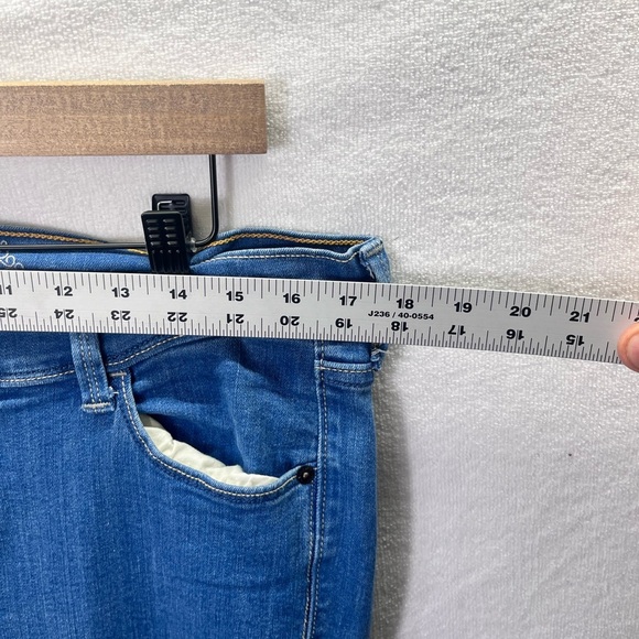 Old Navy Stretch Flare Leg Jeans Womens 16 Plus size Cute Denim Blue Pants 1907 - Picture 4 of 9
